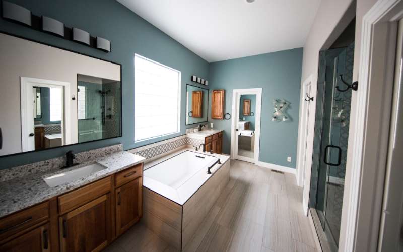Top Bathroom Remodeling Ideas for a Modern Look